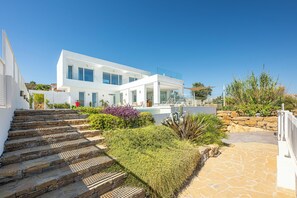 Exterior - Heated Pool Villa / Sea & Gibraltar View (Torreguadiaro)