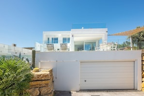Exterior - Heated Pool Villa / Sea & Gibraltar View (Torreguadiaro)
