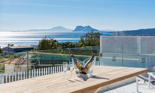 Heated Pool Villa / Sea & Gibraltar View
