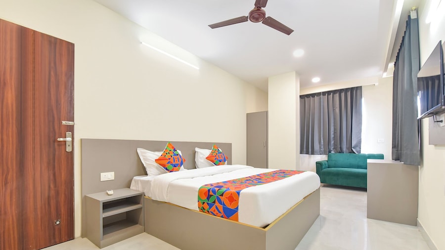Fabhotel Cozzy Stay