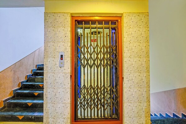 Lobby - Fabexpress Atithi (Pune)