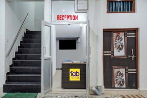 Reception - Fabhotel Ramendra Palace (Ayodhya)