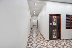 Lobby - Fabhotel Ramendra Palace (Ayodhya)