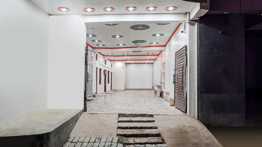 Fabhotel Ramendra Palace
