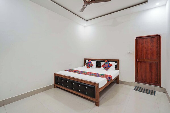 Egyptian cotton sheets, premium bedding, in-room safe, free WiFi