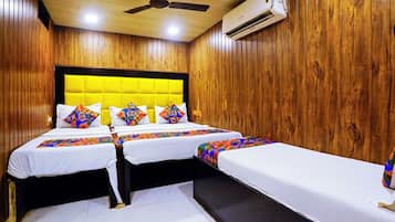 Egyptian cotton sheets, premium bedding, in-room safe, free WiFi