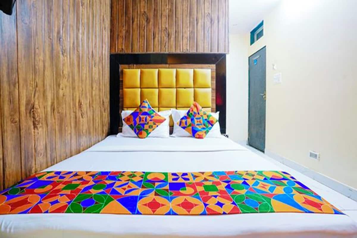 Deluxe Room | Egyptian cotton sheets, premium bedding, in-room safe, free WiFi