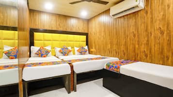 Executive Room | Egyptian cotton sheets, premium bedding, in-room safe, free WiFi
