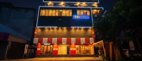 المنشأة من الخارج