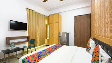Egyptian cotton sheets, premium bedding, in-room safe, free WiFi
