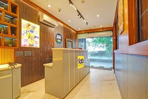 Reception - Fabhotel Kr Inn (Mathura)