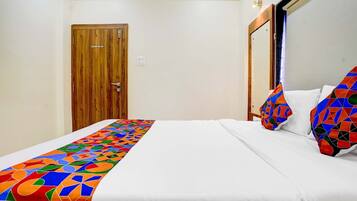 Egyptian cotton sheets, premium bedding, in-room safe, free WiFi