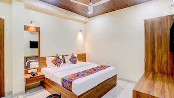 Egyptian cotton sheets, premium bedding, in-room safe, free WiFi