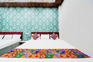 Deluxe Room | Egyptian cotton sheets, premium bedding, in-room safe, free WiFi - Fabhotel Mahak Palace (Ujjain)