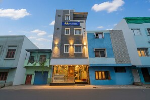 Property entrance - Fabhotel Mahak Palace (Ujjain)