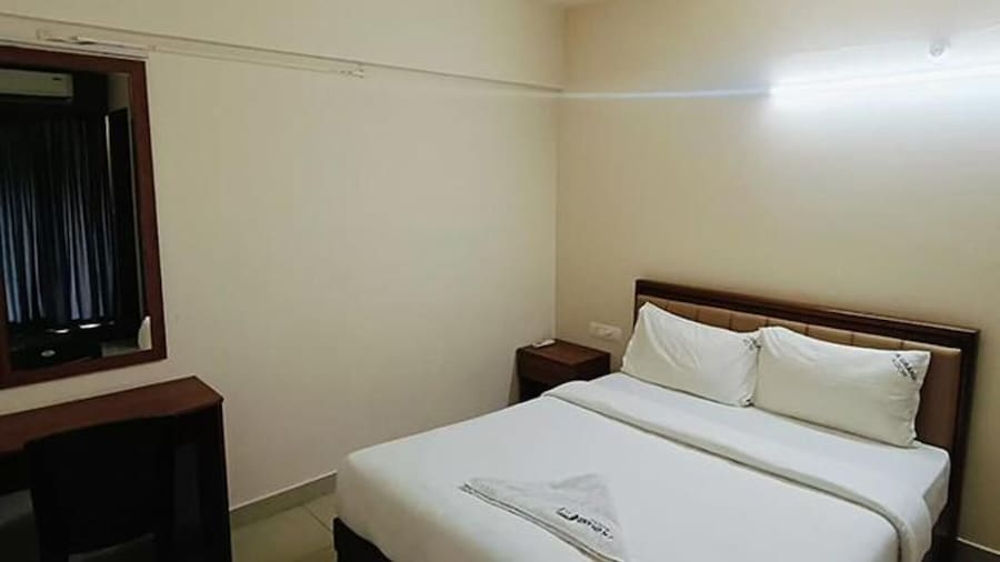 Fabhotel Jk Grand