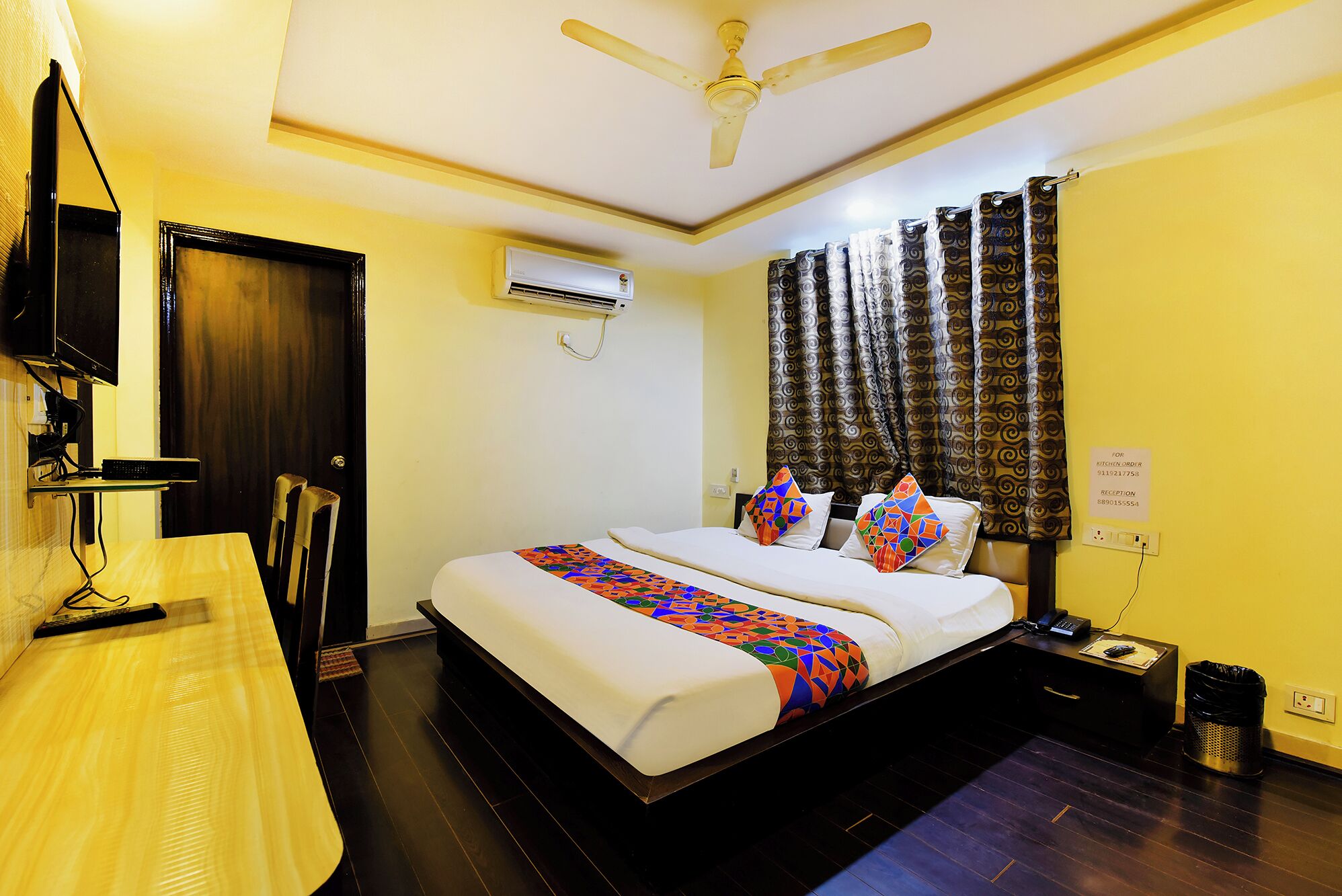 Egyptian cotton sheets, premium bedding, in-room safe, free WiFi