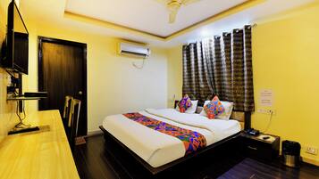 Egyptian cotton sheets, premium bedding, in-room safe, free WiFi