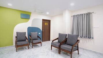 Egyptian cotton sheets, premium bedding, in-room safe, free WiFi