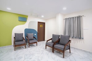 Egyptian cotton sheets, premium bedding, in-room safe, free WiFi