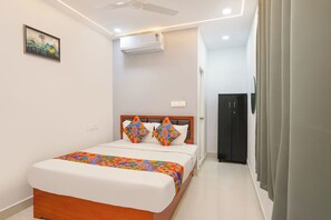 Egyptian cotton sheets, premium bedding, in-room safe, free WiFi