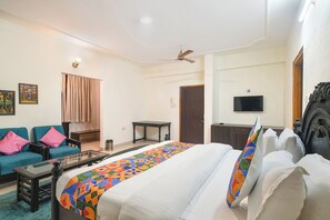 Egyptian cotton sheets, premium bedding, in-room safe, free WiFi