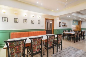 Restaurant - Fabhotel The Krishnayan (Bhopal)