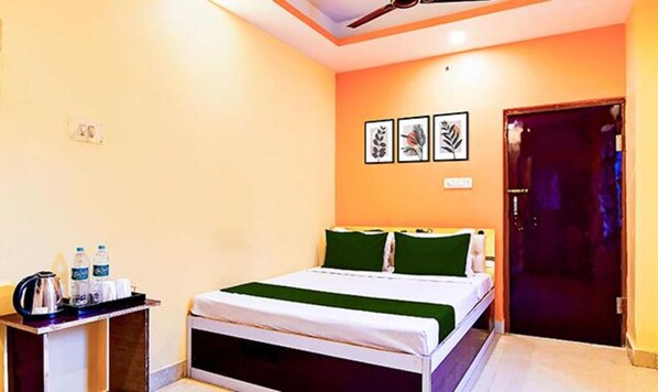 Deluxe Room | Egyptian cotton sheets, premium bedding, in-room safe, free WiFi