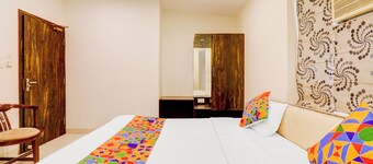 Fabhotel Travellers