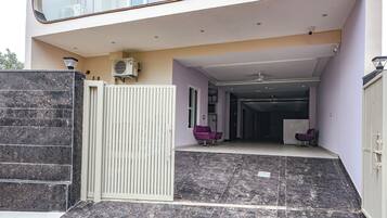 Entrada de la propiedad