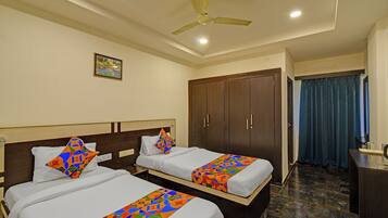 Egyptian cotton sheets, premium bedding, in-room safe, free WiFi