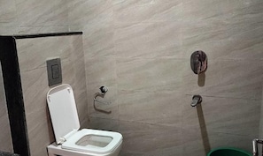 Ducha y cabezal de ducha tipo lluvia
