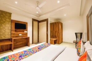 Egyptian cotton sheets, premium bedding, free WiFi, bed sheets