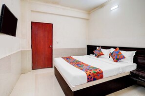 Egyptian cotton sheets, premium bedding, in-room safe, free WiFi