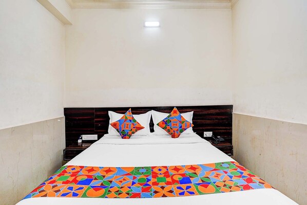 Egyptian cotton sheets, premium bedding, in-room safe, free WiFi