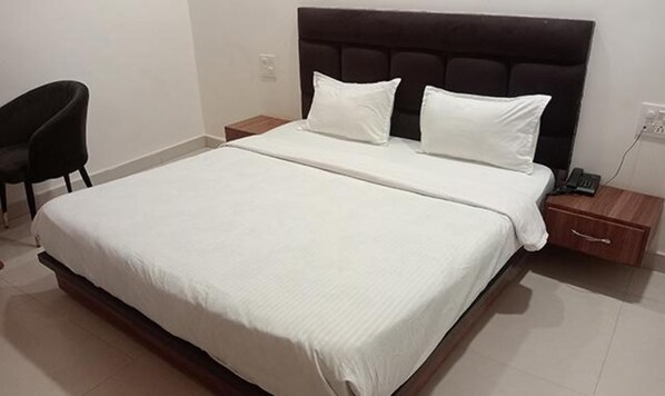 Premium Room | Egyptian cotton sheets, premium bedding, in-room safe, free WiFi