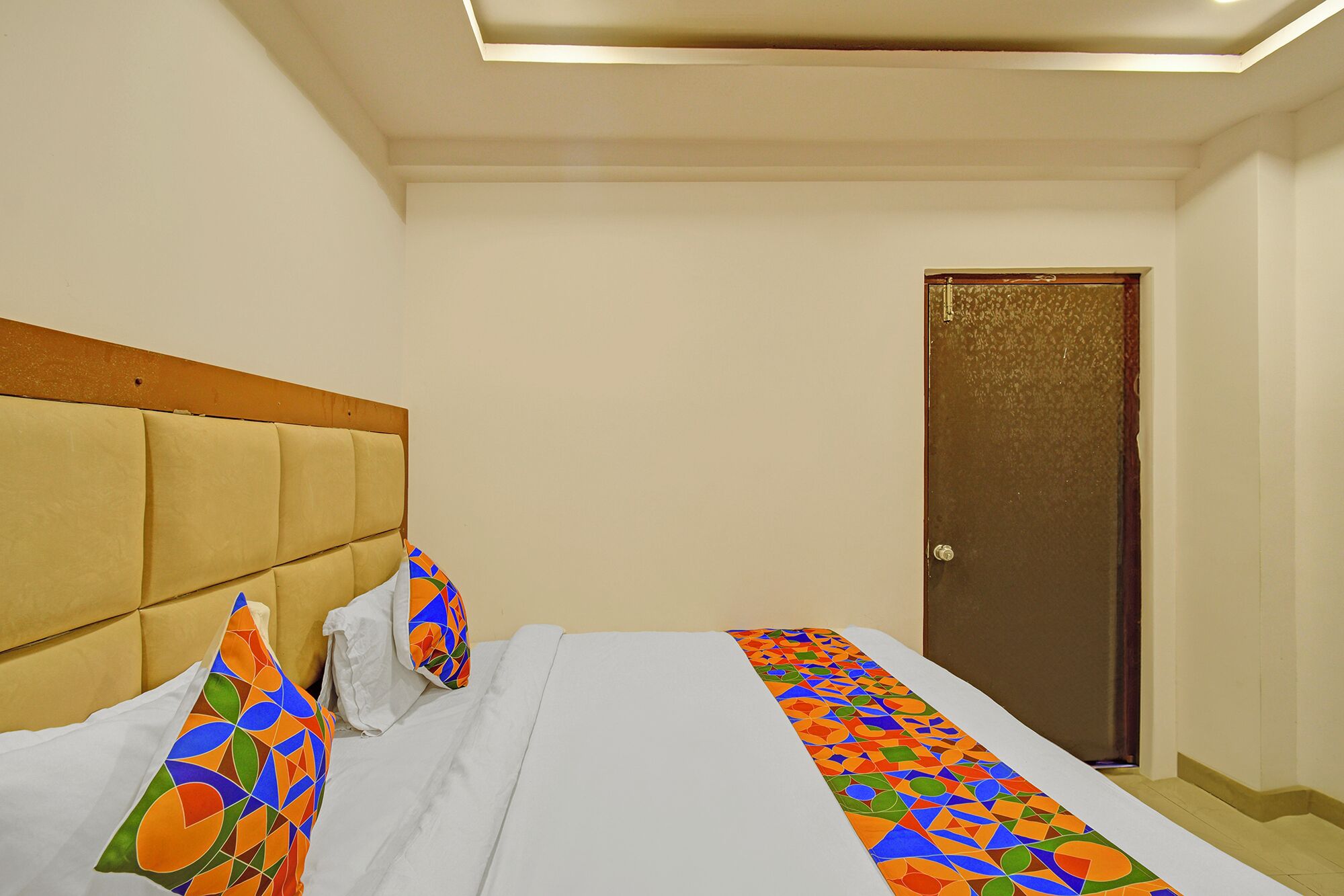 Egyptian cotton sheets, premium bedding, in-room safe, free WiFi