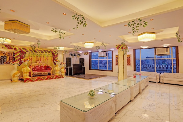 Banquet hall - Fabhotel Moonlight & Banquets (Ghaziabad)