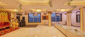 Fabhotel Moonlight & Banquets
