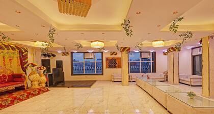 Fabhotel Moonlight & Banquets