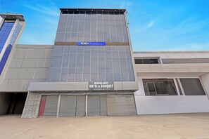 Exterior - Fabhotel Moonlight & Banquets (Ghaziabad)