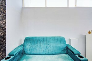 Lobby sitting area - Fabhotel Aashvi (Hyderabad)