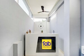 Reception - Fabhotel Aashvi (Hyderabad)