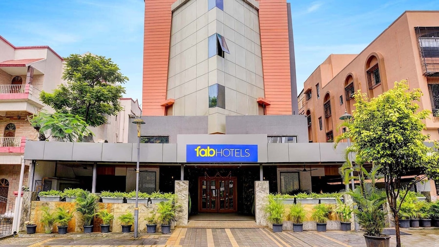 Fabhotel Ratna Regency
