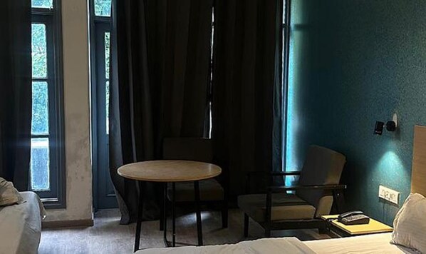 Familierom | Sengetøy i egyptisk bomull, sengetøy av topp kvalitet og safe på rommet