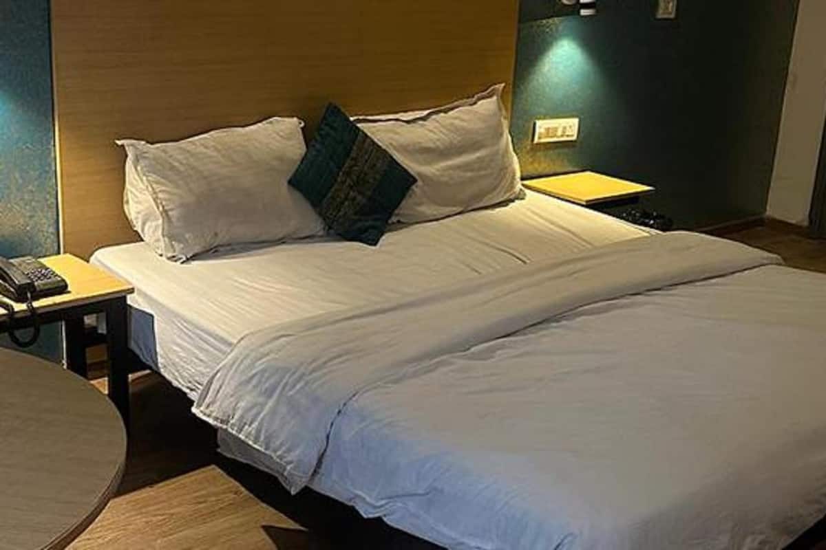 Deluxe Room | Egyptian cotton sheets, premium bedding, in-room safe, free WiFi