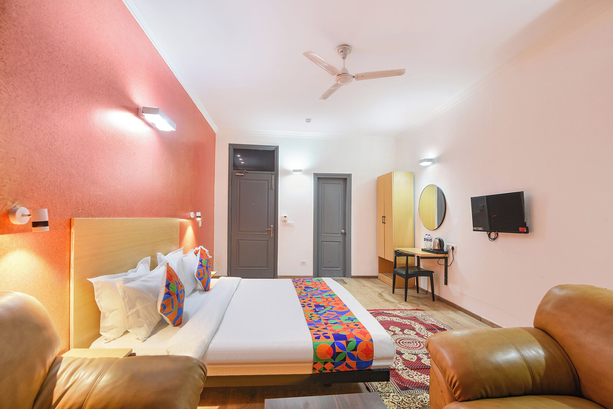 Familierom | Sengetøy i egyptisk bomull, sengetøy av topp kvalitet og safe på rommet