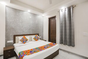 Deluxe Room | Egyptian cotton sheets, premium bedding, in-room safe, free WiFi