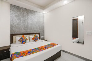 Egyptian cotton sheets, premium bedding, in-room safe, free WiFi