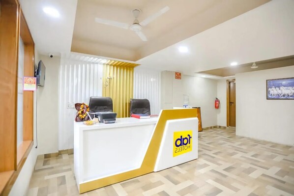 Reception - Fabhotel Signature Inn I (Noida)